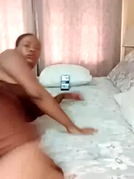 Luciouslips00 online show from November 23, 7:18 am