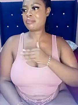 Luciouslips00 online show from April 10, 7:32 pm