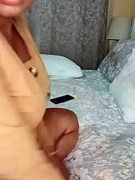 Luciouslips00 online show from November 24, 7:36 pm