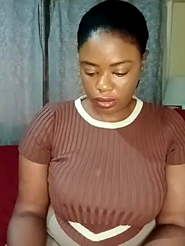 Luciouslips00 online show from November 17, 3:49 pm