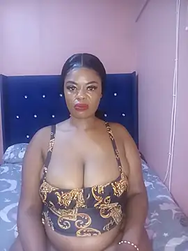 Snapshot of Luciouslips00 chatting on July 20, 7:16 pm Luciouslips00 online show from July 20, 7:16 pm