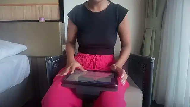 HornyBabe  online show from May 18, 5:13 am
