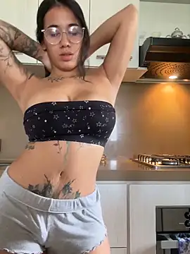 Snapshot of AndyFire69 chatting on November 1, 1:49 pm AndyFire69 online show from November 1, 1:49 pm