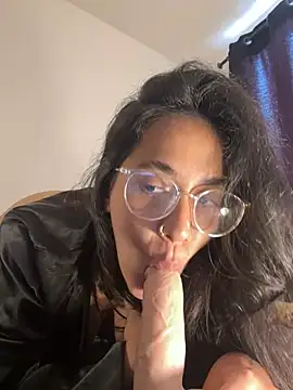 Snapshot of AndyFire69 chatting on February 7, 4:24 pm AndyFire69 online show from February 7, 4:24 pm