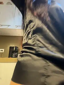 Snapshot of AndyFire69 chatting on January 6, 10:41 am AndyFire69 online show from January 6, 10:41 am