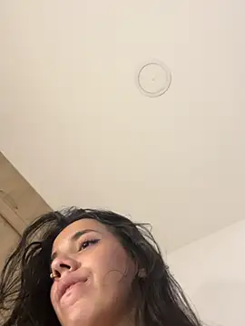 Snapshot of AndyFire69 chatting on March 3, 6:13 pm AndyFire69 online show from March 3, 6:13 pm