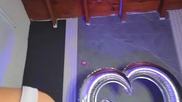 Snapshot of haileycat chatting on February 22, 1:30 am haileycat online show from February 22, 1:30 am