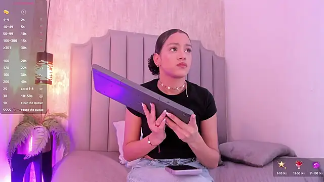 Alahia Baiter online show from March 10, 11:34 am