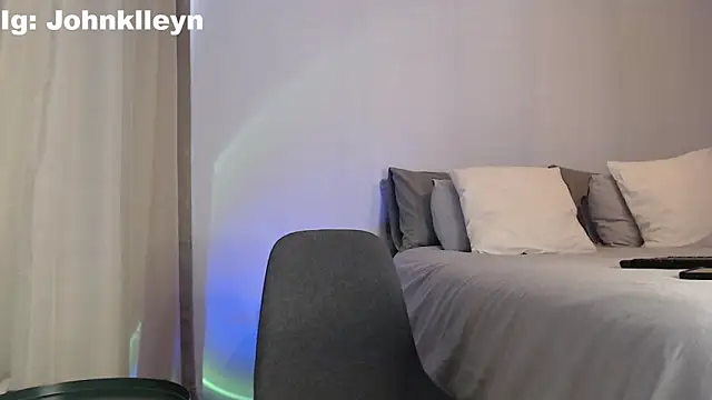 jonhklleyn online show from April 14, 6:24 pm