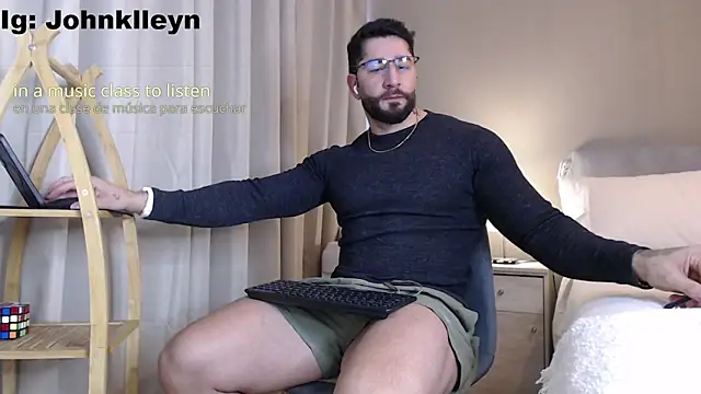 jonhklleyn online show from June 2, 8:09 pm