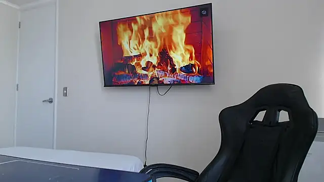 jonhklleyn online show from January 12, 6:58 pm