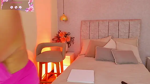 tutu milf online show from April 14, 8:25 pm