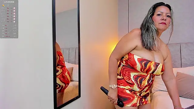 tutu milf online show from March 7, 10:10 pm