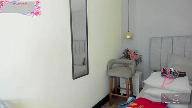 Snapshot of tutu_milf chatting on June 14, 12:17 pm tutu milf online show from June 14, 12:17 pm