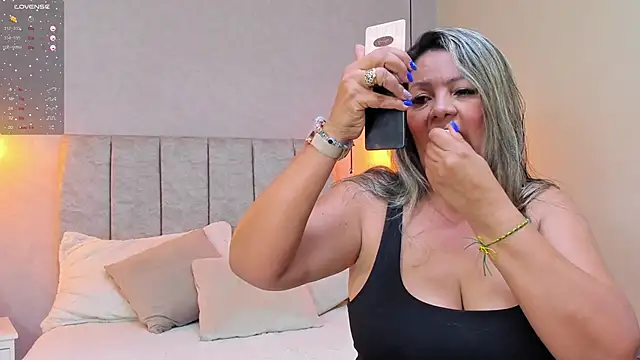 tutu milf online show from March 12, 7:14 pm