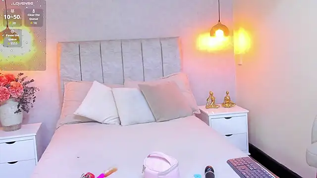 tutu milf online show from October 29, 7:13 pm