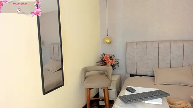 Snapshot of tutu_milf chatting on June 28, 12:22 pm tutu milf online show from June 28, 12:22 pm