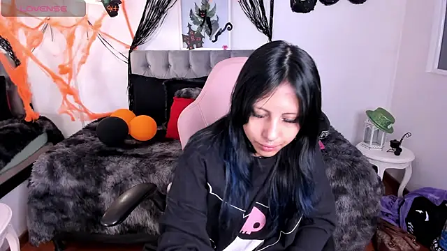 Snapshot of Kitty_Pam chatting on October 30, 2:43 am Kitty Pam online show from October 30, 2:43 am