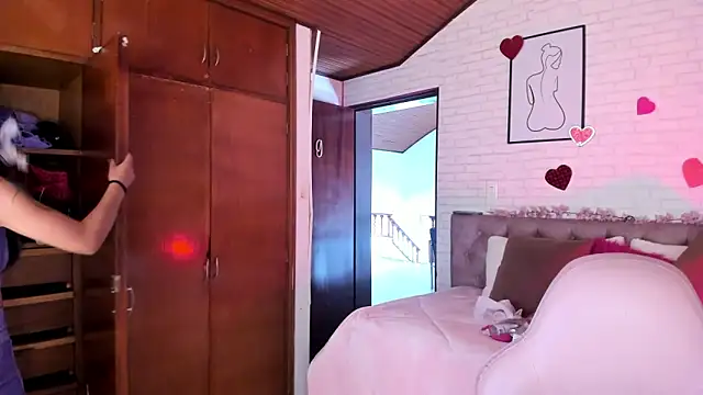 Kitty Pam online show from February 17, 8:17 pm