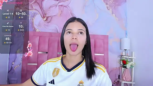 Snapshot of LizzMartin chatting on March 1, 7:37 pm LizzMartin online show from March 1, 7:37 pm