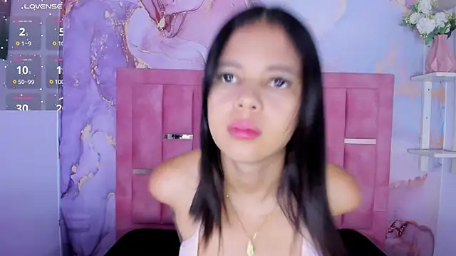 Snapshot of LizzMartin chatting on September 27, 7:09 pm LizzMartin online show from September 27, 7:09 pm