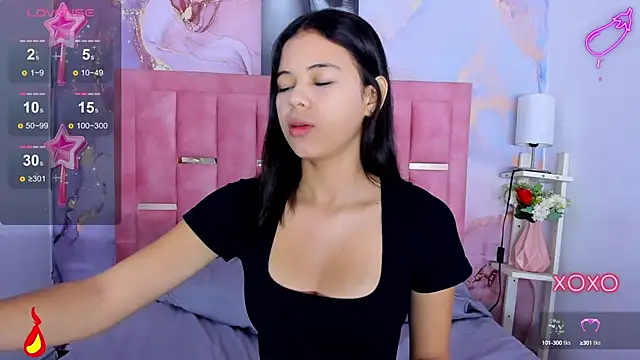 Snapshot of LizzMartin chatting on February 23, 12:27 pm LizzMartin online show from February 23, 12:27 pm