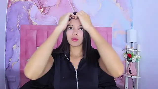 Snapshot of LizzMartin chatting on March 5, 12:22 pm LizzMartin online show from March 5, 12:22 pm