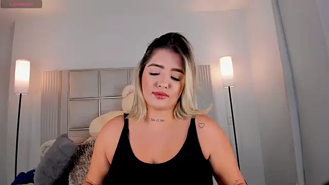 saraamiller  online show from June 16, 10:54 pm