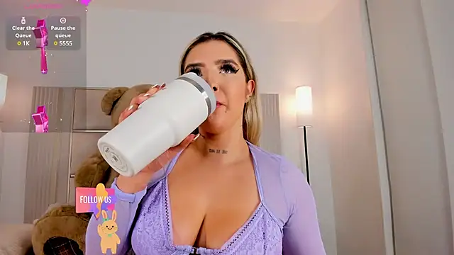 saraamiller  online show from February 22, 5:23 am