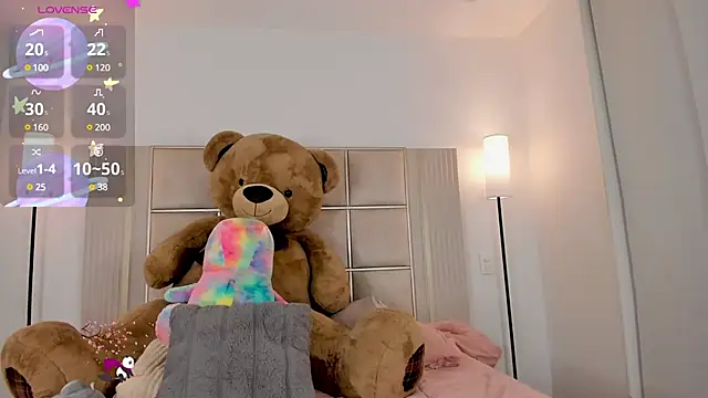 saraamiller  online show from March 8, 1:50 am