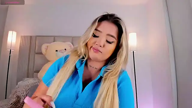 saraamiller  online show from April 6, 11:39 pm