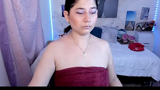 alinabozz1 online show from March 27, 4:21 am