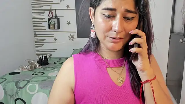 alinabozz1 online show from October 3, 2:26 am
