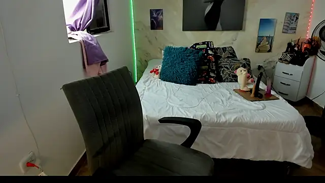 alinabozz1 online show from February 14, 9:26 pm