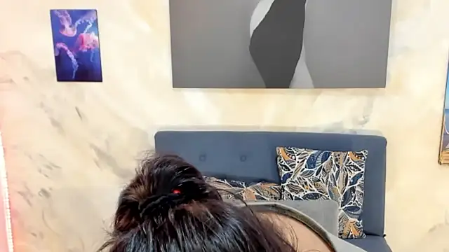 alinabozz1 online show from May 29, 4:07 am