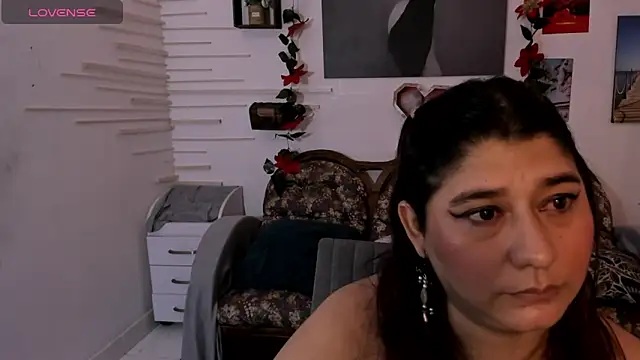 alinabozz1 online show from December 23, 3:55 pm
