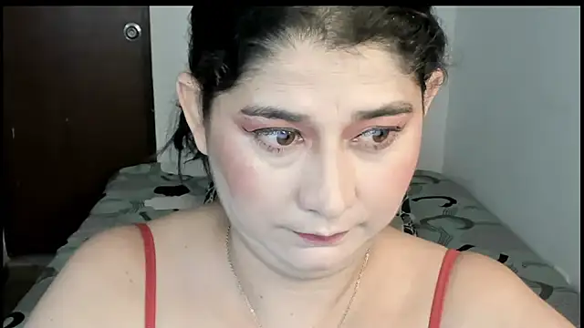 Snapshot of alinabozz1 chatting on July 12, 2:56 am alinabozz1 online show from July 12, 2:56 am