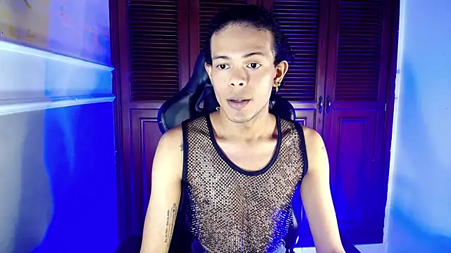 Snapshot of rose_Skinny_ chatting on September 24, 10:48 pm rose Skinny online show from September 24, 10:48 pm