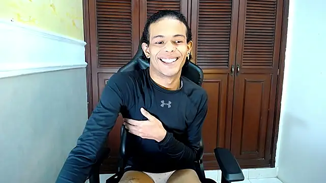 Snapshot of rose_Skinny_ chatting on October 7, 12:44 am rose Skinny online show from October 7, 12:44 am