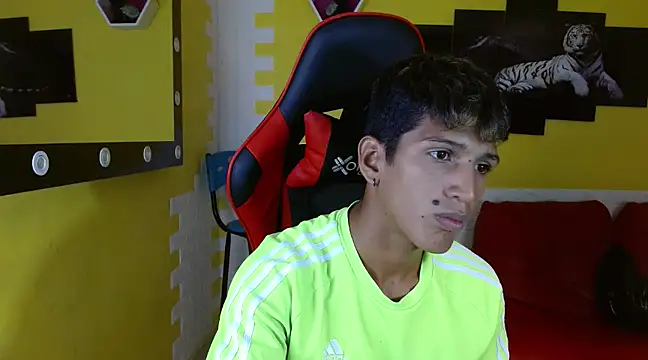 mau elixxx online show from January 31, 2:04 am