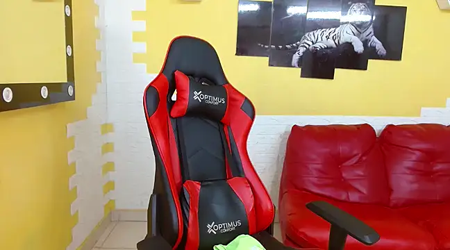 mau elixxx online show from January 31, 10:20 am