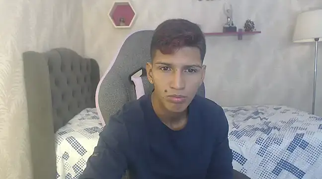 mau elixxx online show from December 27, 8:39 pm