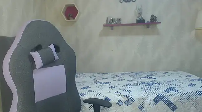 mau elixxx online show from December 24, 12:33 pm