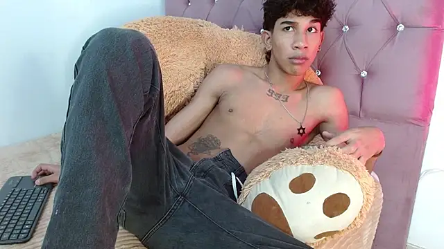 Snapshot of hares_mds chatting on March 7, 12:45 pm hares mds online show from March 7, 12:45 pm