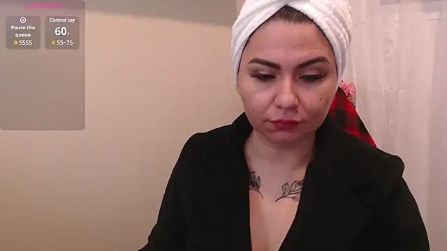 Genesisgems11  online show from January 18, 3:42 am