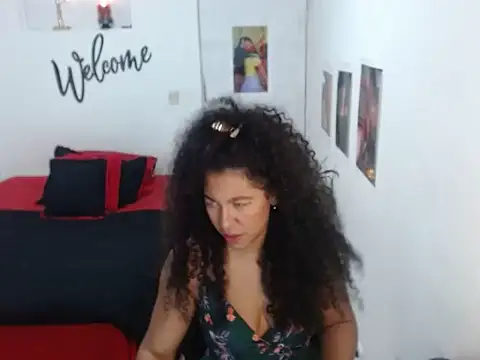 bellacrespalatina online show from September 20, 8:25 pm