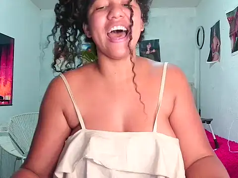 Snapshot of bellacrespalatina chatting on May 2, 9:31 pm bellacrespalatina online show from May 2, 9:31 pm