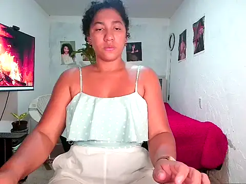 Snapshot of bellacrespalatina chatting on April 29, 7:31 pm bellacrespalatina online show from April 29, 7:31 pm