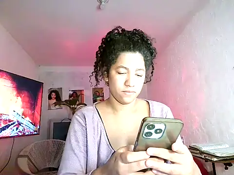 Snapshot of bellacrespalatina chatting on July 6, 4:52 am bellacrespalatina online show from July 6, 4:52 am