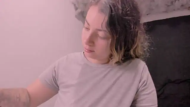 Lauu G online show from November 4, 10:19 am